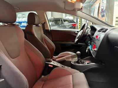 Seat Leon Leon 2.0 TDI 140cv STYLANCE (2007) - Photo 8