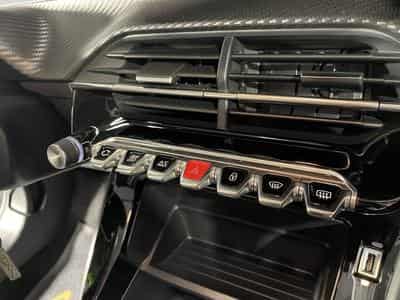 Peugeot 208 1.2 ESSENCE 75 CV STYLE CARPLAY 5P (2024) - Photo 6