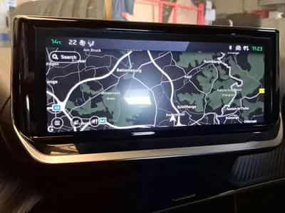 PEUGEOT 2008 1.2 100ch S&S Allure (2024) - Foto 10