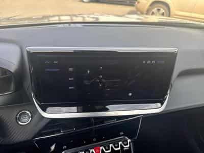 PEUGEOT 2008 1.2 100ch S&S Allure (2024) - Foto 10