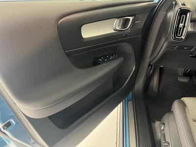 Volvo XC40 Plus Dark (2024) - Photo 11