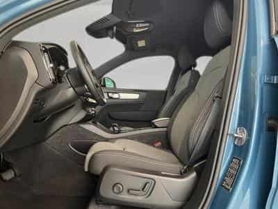 Volvo XC40 Plus Dark (2024) - Photo 9