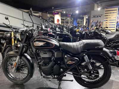 Royal Enfield Bullet 350 Black Gold (2025) - Photo 4