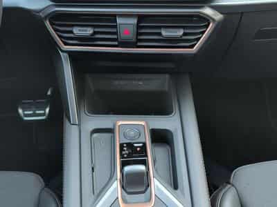 Cupra Leon e-TSI (2026) - Photo 12