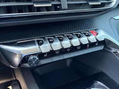 PEUGEOT 3008 1.2 PureTech 130ch S&S Active Pack (2023) - Photo 9