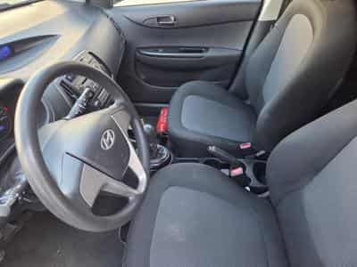 Hyundai i20 1.1 CRDI 75 CV Garantie 12 Mois (2012) - Foto 8