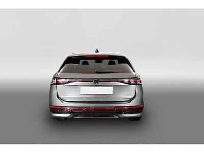 VW Passat (2023) - Foto 4