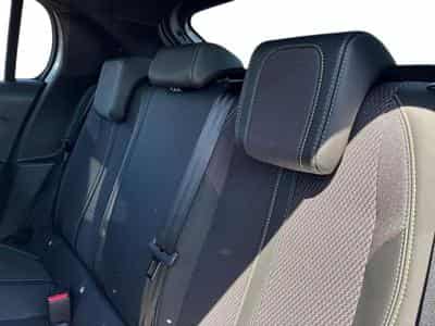 PEUGEOT 208 1.2 Hybrid 100ch GT e-DCS6 (2024) - Photo 4