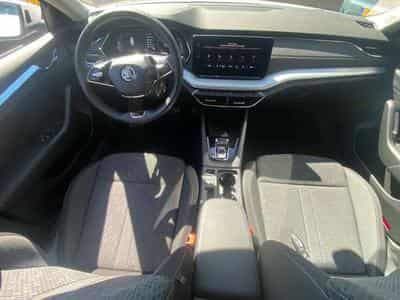 Skoda Octavia Octavia Combi 2.0 TDI DSG Edition Plus (2024) - Photo 9