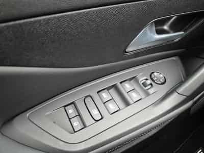 Peugeot 308 1.2 PureTrch 145 EAT8 ALLURE (2026) - Photo 11