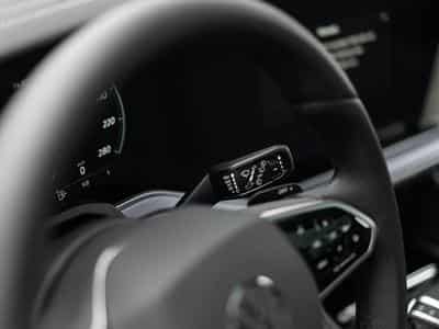 VW Touareg R-Line (2024) - Photo 11