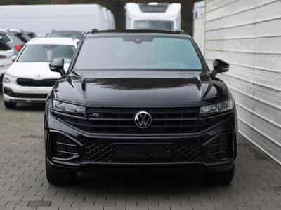 VW Touareg R-Line (2024) - Photo 2