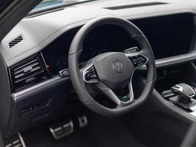 VW Touareg R-Line (2024) - Photo 9