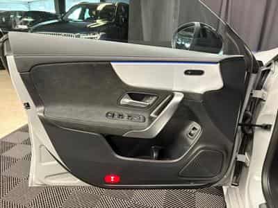 Mercedes CLA 200 AMG night edition CAMERA/ATTELAGE (2025) - Photo 13
