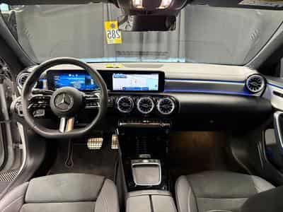 Mercedes CLA 200 AMG night edition CAMERA/ATTELAGE (2025) - Photo 14