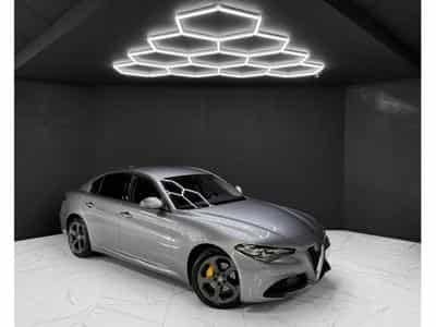 Alfa-Romeo Giulia 2.0 Turbo AT8 Super (2022) - Foto 7