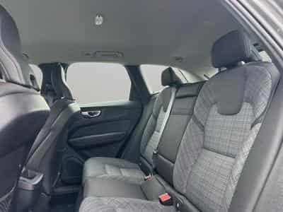 Volvo XC60 B4 Core / Diesel (2023) - Photo 13