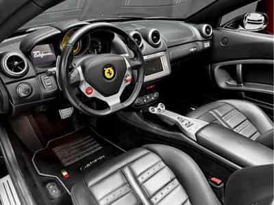 Ferrari California V8 4.3 (2010) - Photo 10
