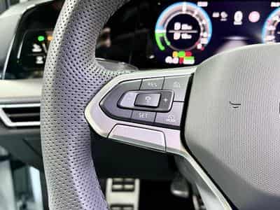 VW Golf GTE PHASE 2 1.5 eHybrid 272 CV DSG 6 *360°* CUIR * ATTELAGE* (2025) - Photo 12