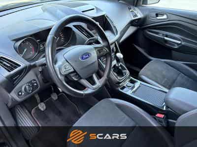 Ford Kuga 2.0 TDCi  150cv ST-LINE 4x4 (2018) - Photo 5