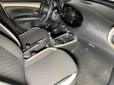 Toyota Aygo 1.0 VVT-I 72 DESIGN BLUETOOTH (2023) - Foto 10