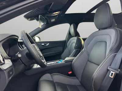 Volvo XC60 B5 Ultra Black Edition / Essence (2025) - Photo 10