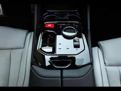 BMW M5 XDRIVE (G90) - SOPHISTOGRAU BRILLANTEFFEKT (2025) - Foto 12