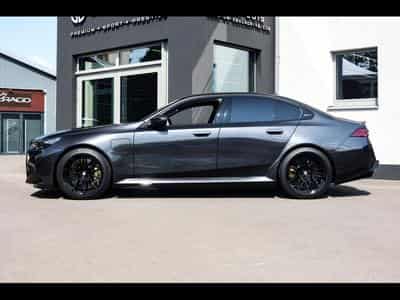 BMW M5 XDRIVE (G90) - SOPHISTOGRAU BRILLANTEFFEKT (2025) - Foto 2