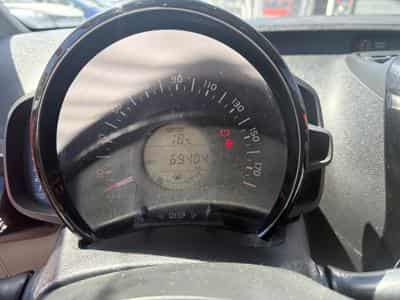 Toyota Aygo 1.0 5P X-Cite 70CV (2015) - Foto 4