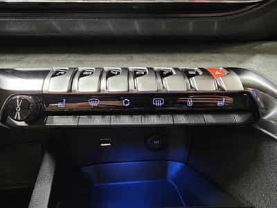 Peugeot 3008 GT 1.2 130 EAT8 (2023) - Photo 10