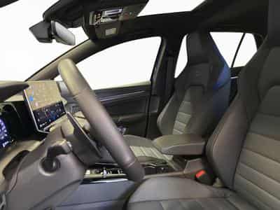 VW Golf R (2026) - Photo 9