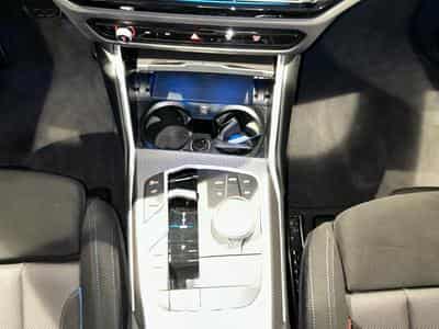 BMW 320 320i M-Sport (2025) - Photo 6