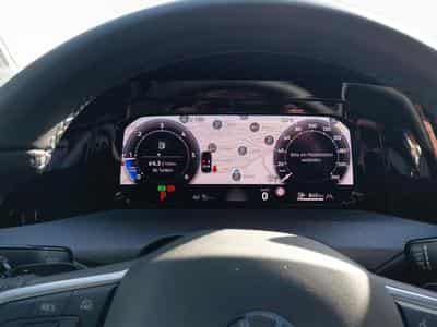 VW Golf R-Line (2026) - Photo 12