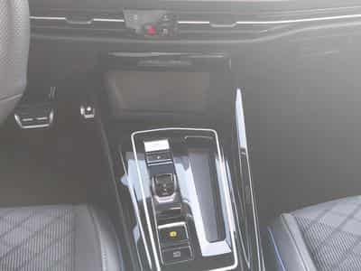 VW Golf R-Line (2026) - Photo 14