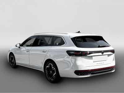 VW Passat (2024) - Foto 2