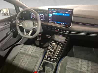 VW Golf Golf VIII R-Line (2025) - Photo 14