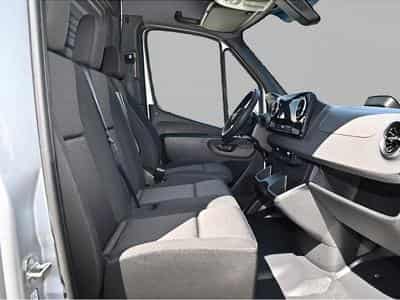 Mercedes Sprinter (2025) - Photo 2