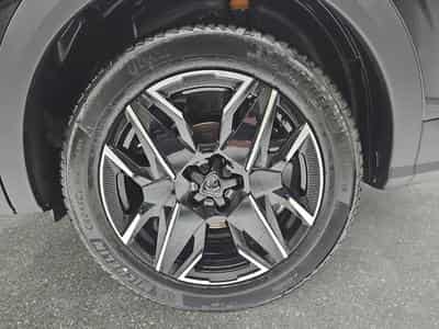 Peugeot 5008 1.2 PureTech 146 e-DSC6 ALLURE (2025) - Photo 6