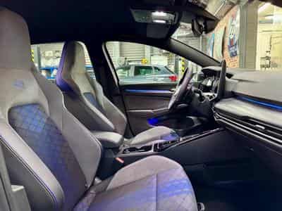 VW Golf (2025) - Photo 8