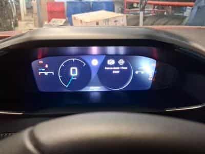 PEUGEOT 2008 1.2 100ch S&S Allure (2024) - Foto 7