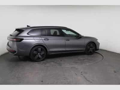 VW Passat Variant R-Line (2026) - Foto 8