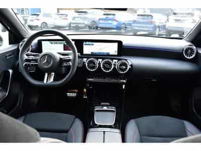 Mercedes A 200 AMG Line 7G-Tronic GPS LANE CAM PARK KEYLESS 1° MAIN (2025) - Photo 9