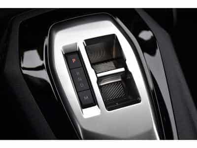 Peugeot 2008 1.2 Hybrid 145 e-DCS6 Style REGUL LANE PDC 1° MAIN (2025) - Foto 11