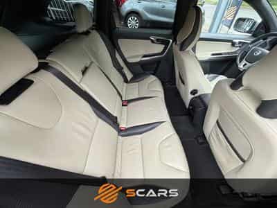 Volvo XC60 R DESIGN 2.4 D5 215CV 4x4 AWD (2012) - Photo 10