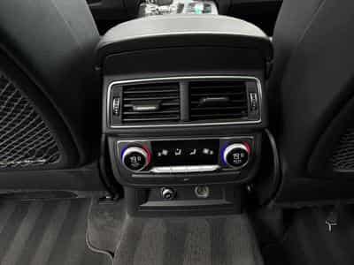 Audi SQ7 4.0L tiptronic 7 places (2018) - Photo 11