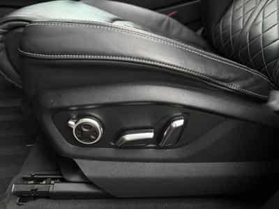 Audi SQ7 4.0L tiptronic 7 places (2018) - Photo 13