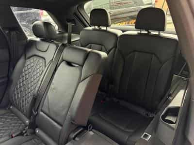 Audi SQ7 4.0L tiptronic 7 places (2018) - Photo 14