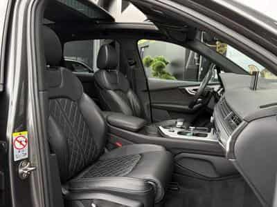 Audi SQ7 4.0L tiptronic 7 places (2018) - Photo 15