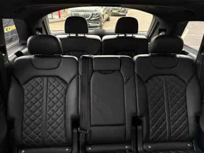 Audi SQ7 4.0L tiptronic 7 places (2018) - Photo 8