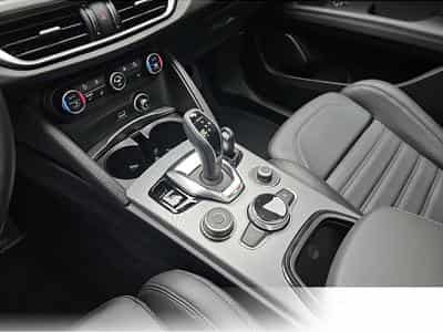 Alfa-Romeo Stelvio (2026) - Foto 11